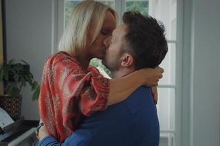 	M jak miłość odc. 1785. Bartek (Arkadiusz Smoleński), Dorota Kawecka (Iwona Rejzner)