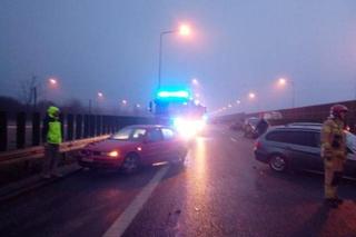 Karambol na trasie krajowej w Cedzynie koło Kielc! Zderzyło się ponad 30 samochodów, są ranni!