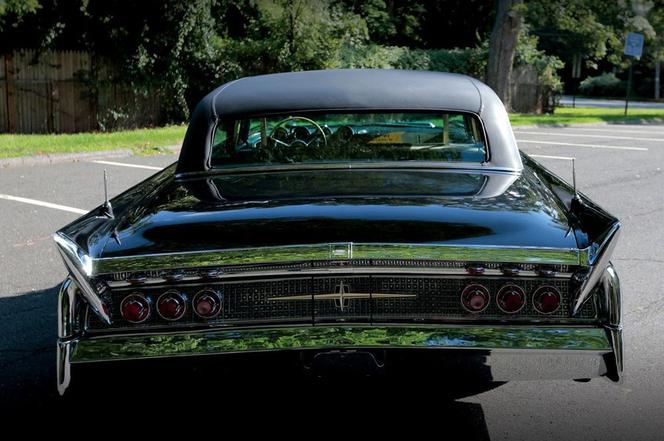 Lincoln Continental 1960 / limuzyna Johna Fitzgeralda Kennedy'ego