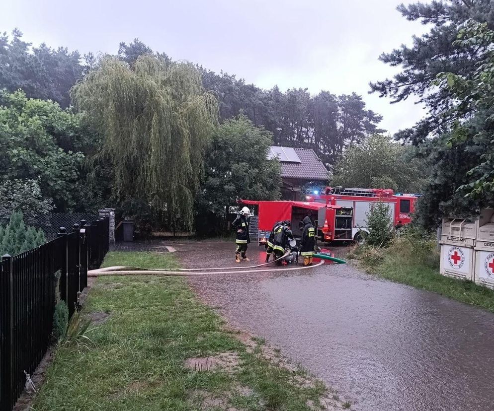 To już się zaczyna! Nadciągają ulewy, podtopienia, superkomórki burzowe. Pogoda nie ma litości