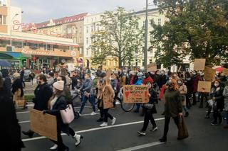 Szczecińscy samorządowcy poparli protestujące kobiety. Wojewoda unieważnił ich apel