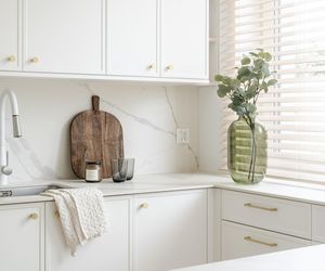 Mieszkanie w jasnych kolorach od KODO