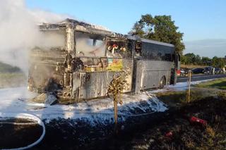 Pożar autobusu niedaleko Koronowa! Ewakuowano aż 35 osób! [ZDJĘCIA]