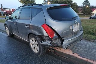 Tuchów. Zderzenie trzech samochodów osobowych na drodze wojewódzkiej