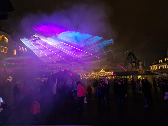 Rzeszów. Pokaz laserowy na Rynku [ZDJĘCIA]