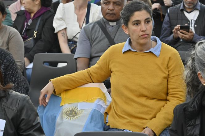 Plac Świętego Piotra wypełniony wiernymi. Modlitwa za papieża Franciszka wzrusza do łez