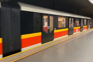 Skoda Varsovia z debiutem! Nowy pociąg wyjechał na I linię metra
