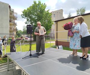 Przez lata ŚDS w Siedlcach działał w dwóch lokalizacjach, teraz już oficjalnie funkcjonuje w jednym miejscu, w budynkach dostosowanych do potrzeb osób z niepełnosprawnościami. 