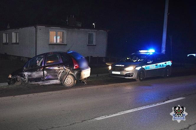 Wjechał w mur oddzielający drogę od koryta rzeki. Był kompletnie pijany [ZDJĘCIA]
