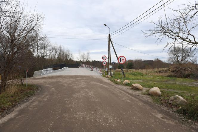 Wjechał do rzeki, bo stracił pracę.