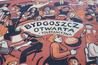 Odsłonięto nowy mural Bydgoszcz otwarta i tolerancyjna