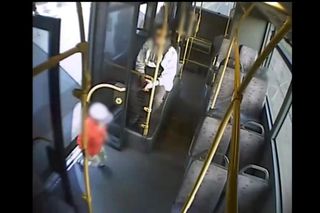 Wrocław. 3-latek sam podróżował komunikacją miejską. Pomógł mu kierowca autobusu [ZDJĘCIA].