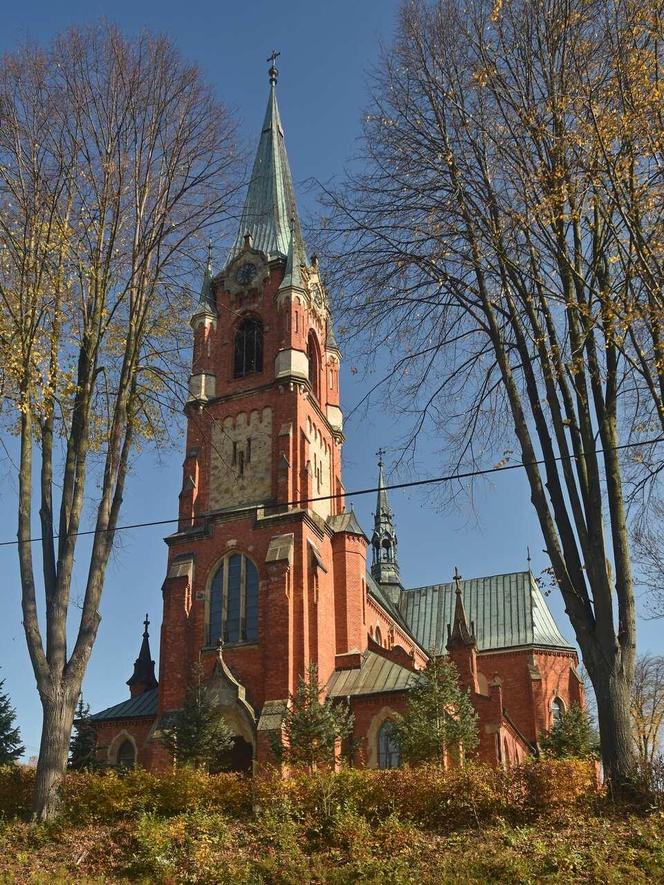 Wyjątkowy kościół na podkarpackiej wsi. Witraże wykonał bratanek Jana Matejki 