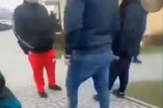 Ojciec ucznia wymierzył sprawiedliwość napastnikowi przed szkołą w Grodkowie