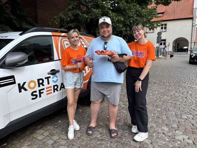 Tłumy przyjezdnych i uśmiechy na twarzach. Wakacyjny patrol Eska Summer City na olsztyńskiej Starówce
