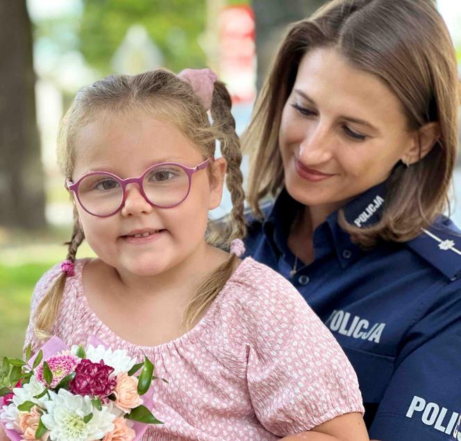 Lenka to mała bohaterka. Uratowała życie mamy