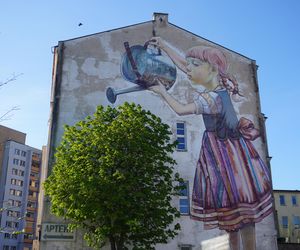 Mural Dziewczynka z konewką