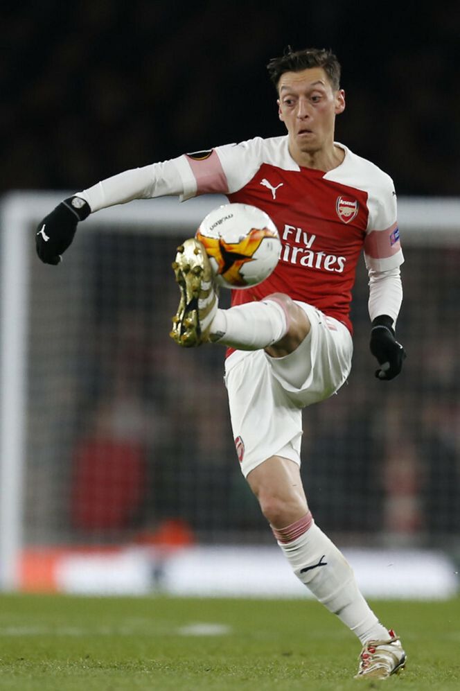 Mesut Ozil przeszedł niezwykłą przemianę!