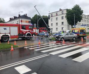 Piekary Śląskie: Wypadek policyjnego radiowozu. Dwóch policjantów trafiło do szpitala 