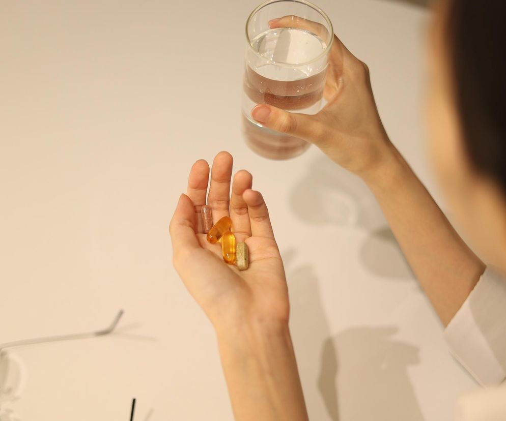 Łykasz to codziennie? Te popularne suplementy mogą ci poważnie zaszkodzić