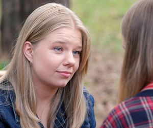 M jak miłość, odcinek 1888: Pożegnanie Sary i Lenki przed opuszczeniem kraju! Wręczy przyjaciółce taki prezent - ZDJĘCIA