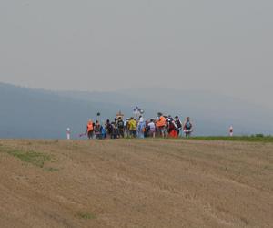 Śpiewający dzień lubelskich pątników na szlaku do Jasnej Góry!