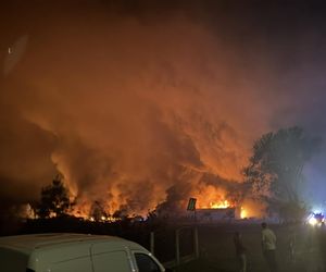 Warszawa. Pożar hal magazynowych w Kawęczynie [ZDJĘCIA]