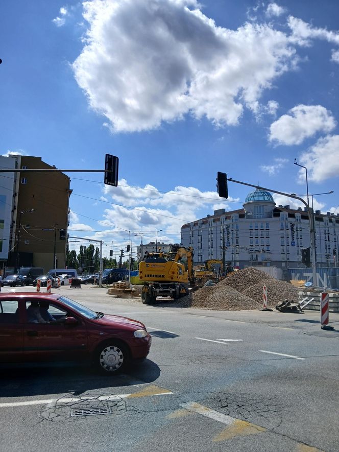 Tramwajowy remont pl. Zawiszy w Warszawie