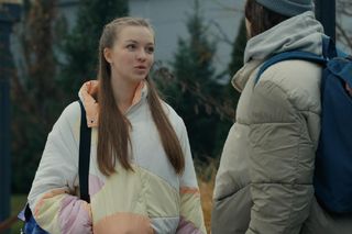 Barwy szczęścia, odcinek 3171. Ewelina (Amelia Listwoń), Romeo (Jacek Tyszkiewicz)