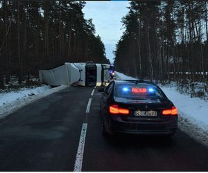 Kierowca tira zablokował drogę na 8 godzin. Myślał, że jest trzeźwy