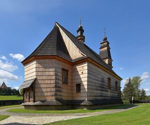 To jedna z najpiękniejszych małopolskich wsi. Kiedyś należała do biskupa 