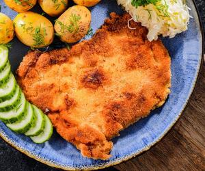 Kotlety schabowe w niecodziennej odsłonie. Ta marynata tworzy prawdziwe cuda