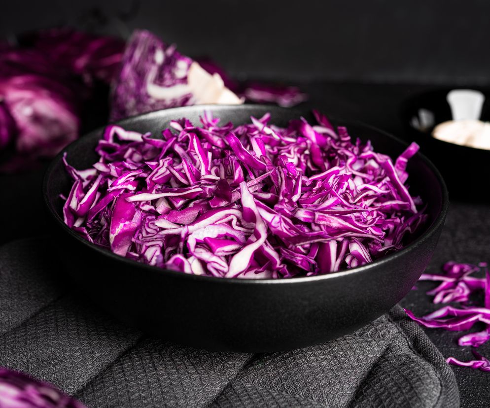 Barowa surówka z czerwonej kapusty: wyjątkowo chrupiąca i pyszna!