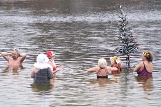 Królewskie morsowanie w jeziorze pod Bydgoszczą [ZDJĘCIA]