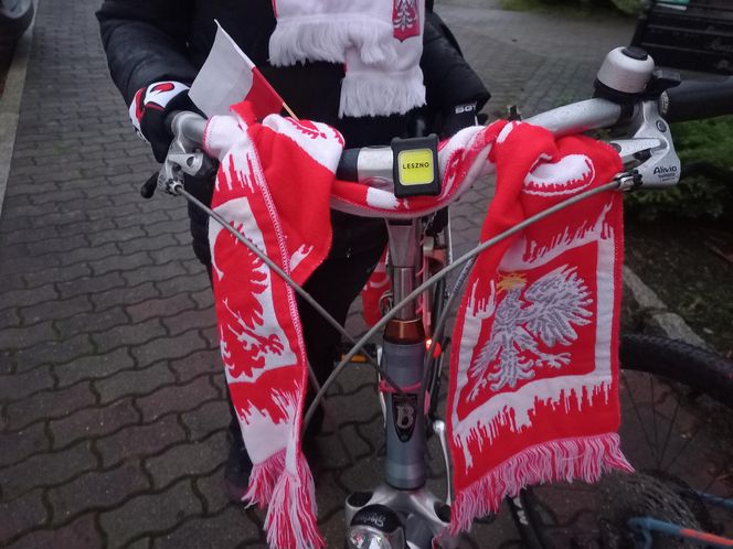 Z Leszna wystartował rajd rowerowy "Biało-Czerwono Zakręceni"