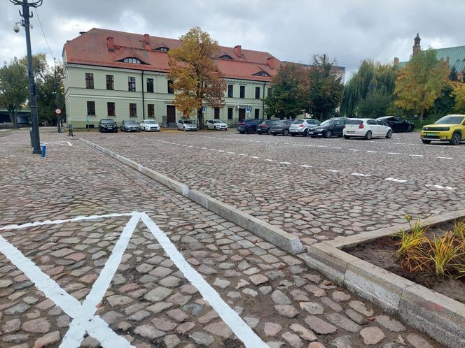Plac Solny w Bydgoszczy wygląda teraz jak w XIX wieku. Wystarczyło zdjąć starą nawierzchnię