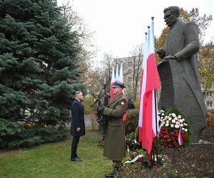 Warszawa. Prezydent Andrzej Duda złożył wieńce przed pomnikami Ojców Niepodległości