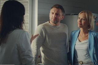 M jak miłość, odcinek 1876. Ada (Marta Lewandowska), Bartek (Arkadiusz Smoleński), Dorota (Iwona Rejzner)