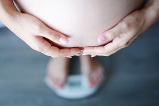Spadek wagi w ciąży: czy to normalne? Jaka jest prawidłowa waga w ciąży?
