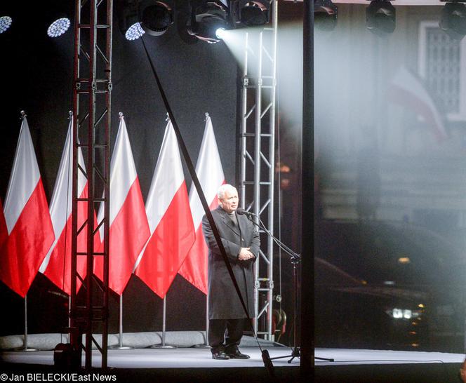 Jarosław Kaczyński na uroczystości odsłonięcia pomnika brata