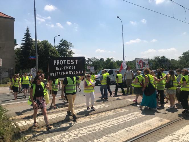 Protest pracowników Inspekcji Weterynaryjnej we Wrocławiu