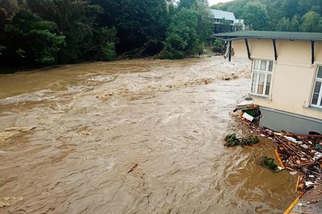 Zbiórka darów rzeczowych i pieniędzy dla powodzian w siedleckiej Caritas