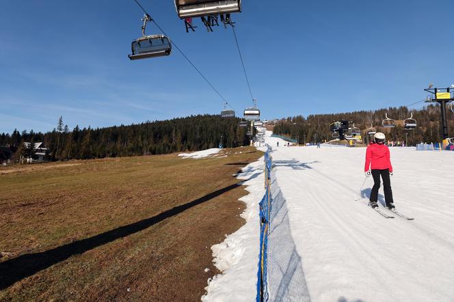 Polana Szymoszkowa w Tatrach. Feriowicze narzekają na brak śniegu