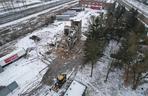 Dramat w Pilawie, zawalił się pustostan. Ściana przygniotła budowlańca, ratownicy musieli amputować nogę