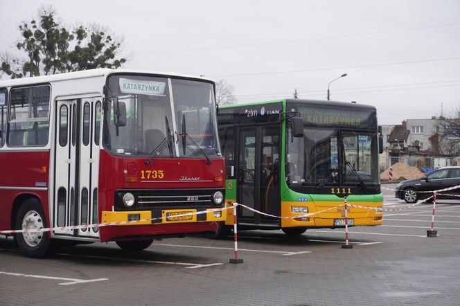 Katarzynki 2024 - wystawa autobusów przy Galerii Panorama