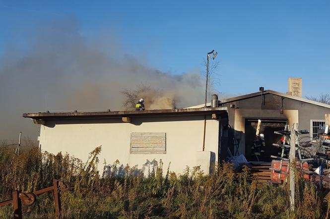 Pożar w hali magazynowej w Lipinach