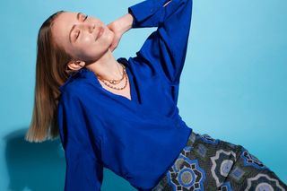 Zapomnij o brązach i szarościach. W tym roku jesienna garderoba tętni żywymi kolorami