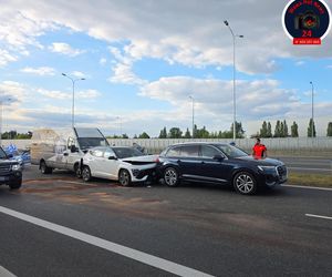 Zderzenie trzech aut na S2. Lądował śmigłowiec LPR. Odleciał bez pacjenta