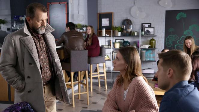 	M jak miłość odc. 1517. Brzeski (Jarosław Witaszczyk), Franka (Dominika Kachlik), Paweł (Rafał Mroczek)