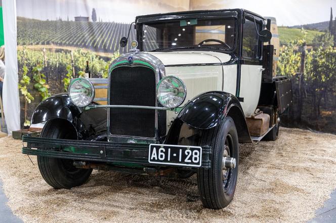  Czerwone ferrari warte 2,5 miliona euro w Poznaniu.